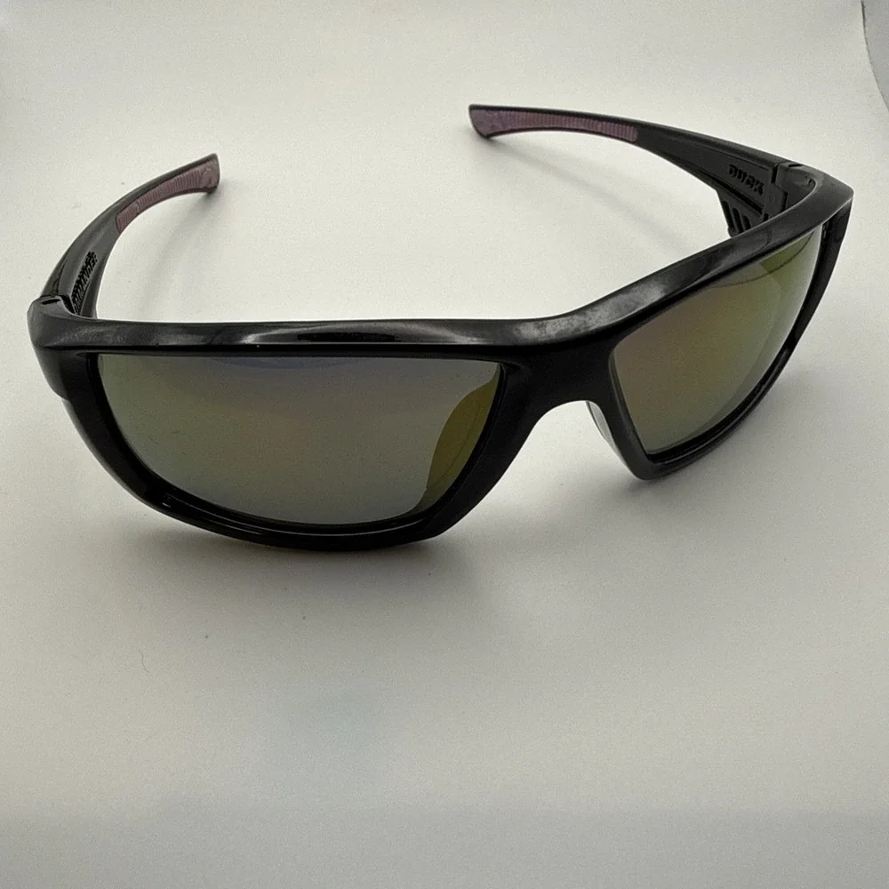 DUCK COMMANDER  Polarized Wrap Sport Sunglasses, Matte Black Accents